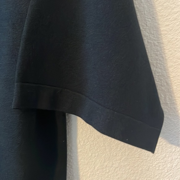 Tommy Bahama - Picture 5 of 9